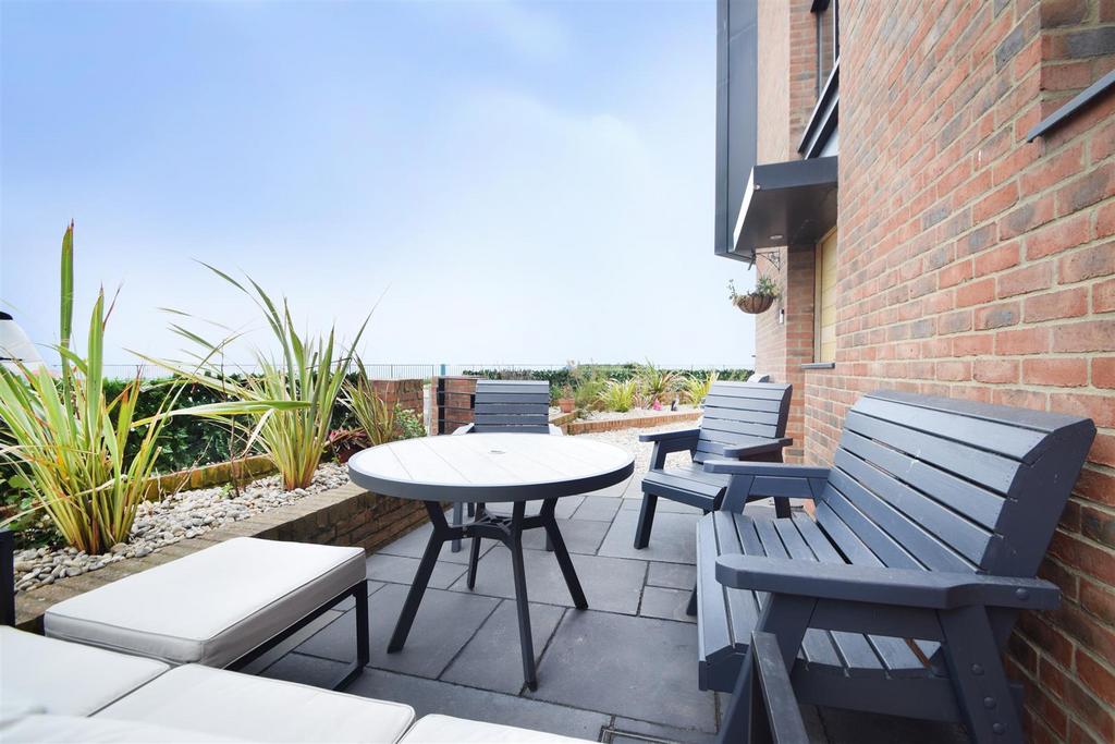 Promenade, Whitley Bay 6 bed townhouse for sale £650,000