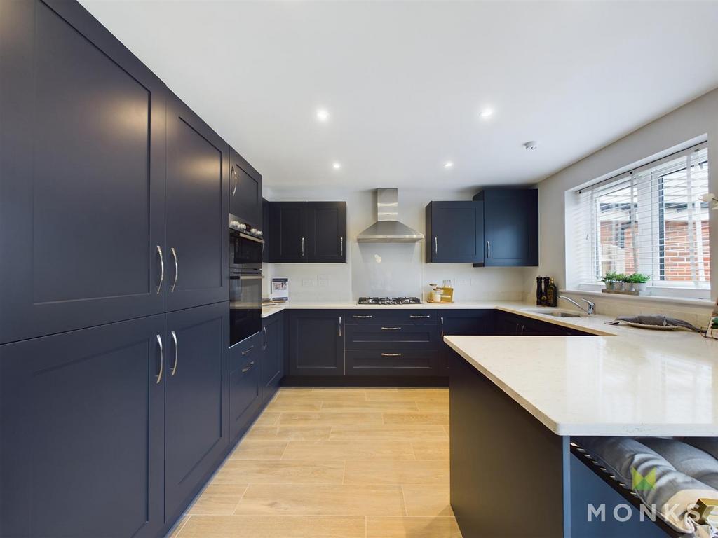 CAM01348 G0-PR0094-STILL012.jpg