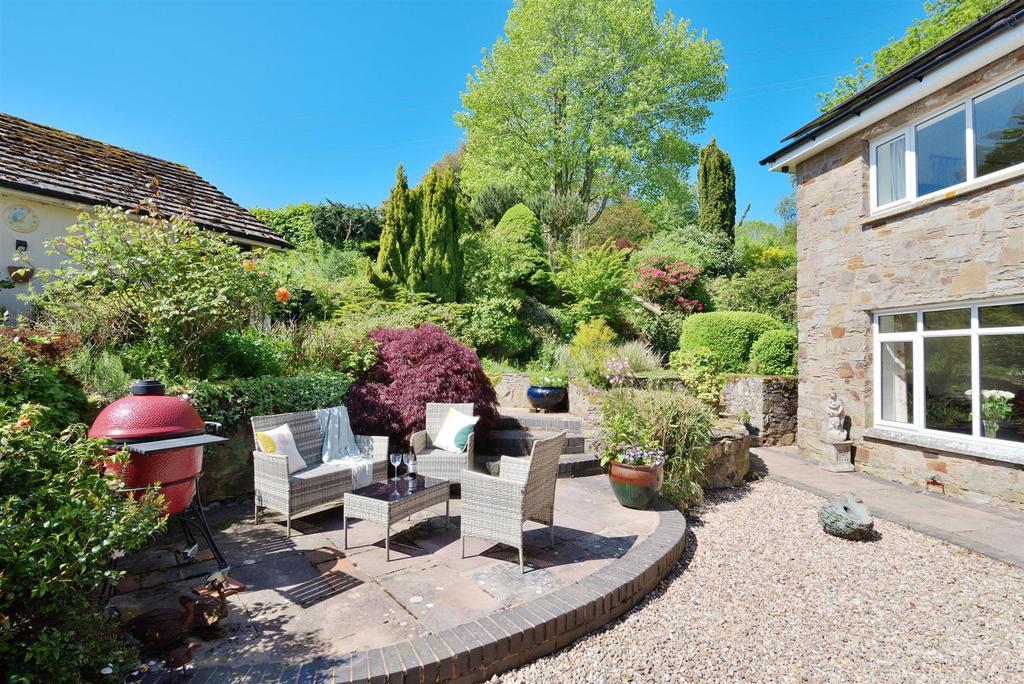 Brockhampton, Hereford far reaching views 4 bed detached house for