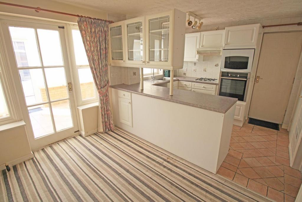 Doncaster Close, Stevenage 3 bed detached house for sale £425,000