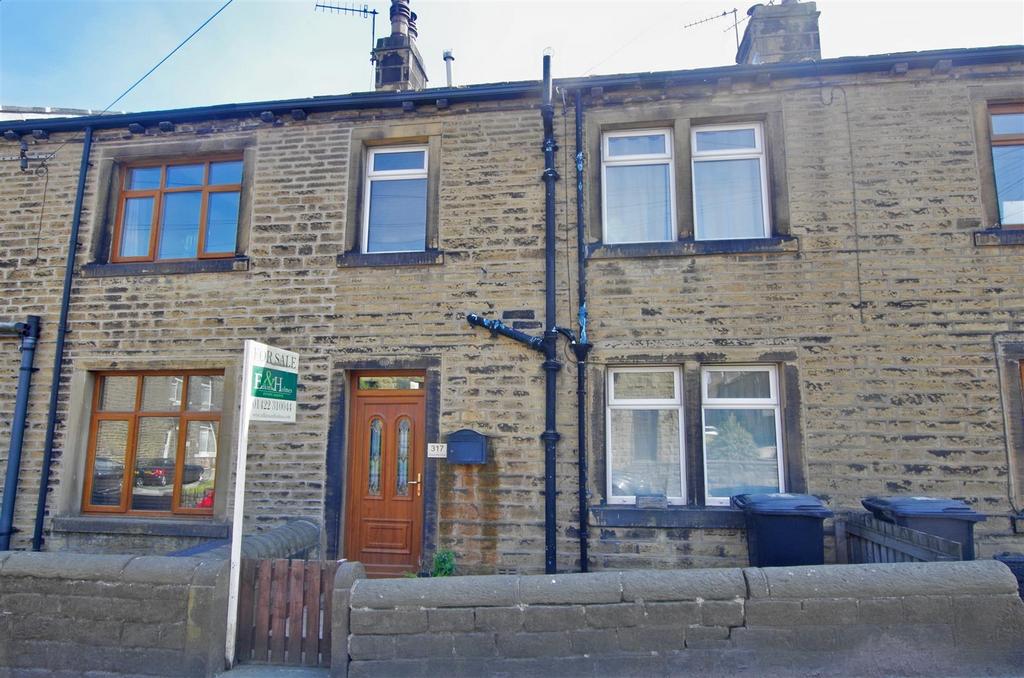 Stainland Road, Stainland, Halifax 2 bed terraced house £145,000