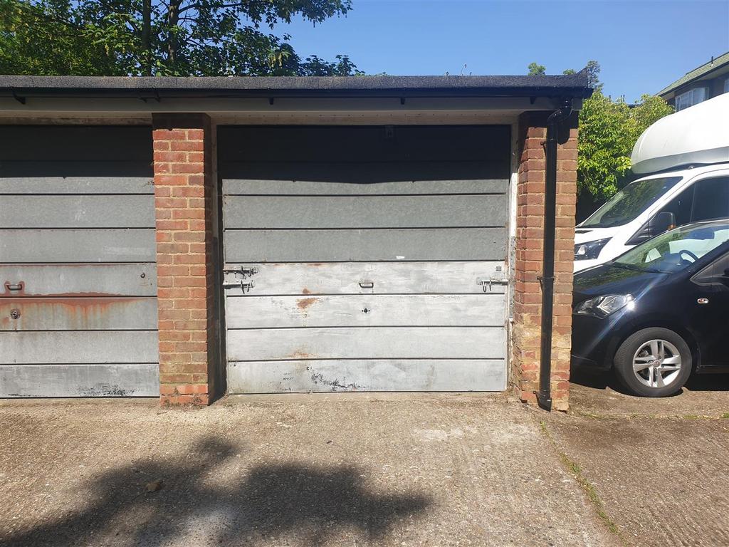 Single lockup garage