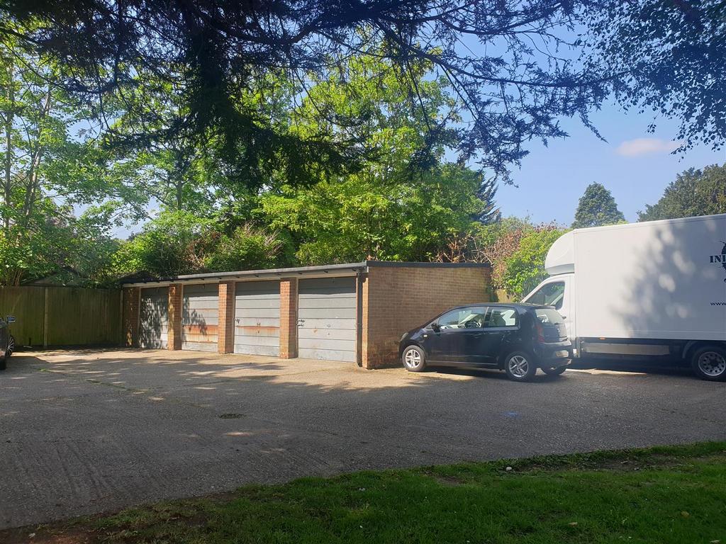 Single lockup garage
