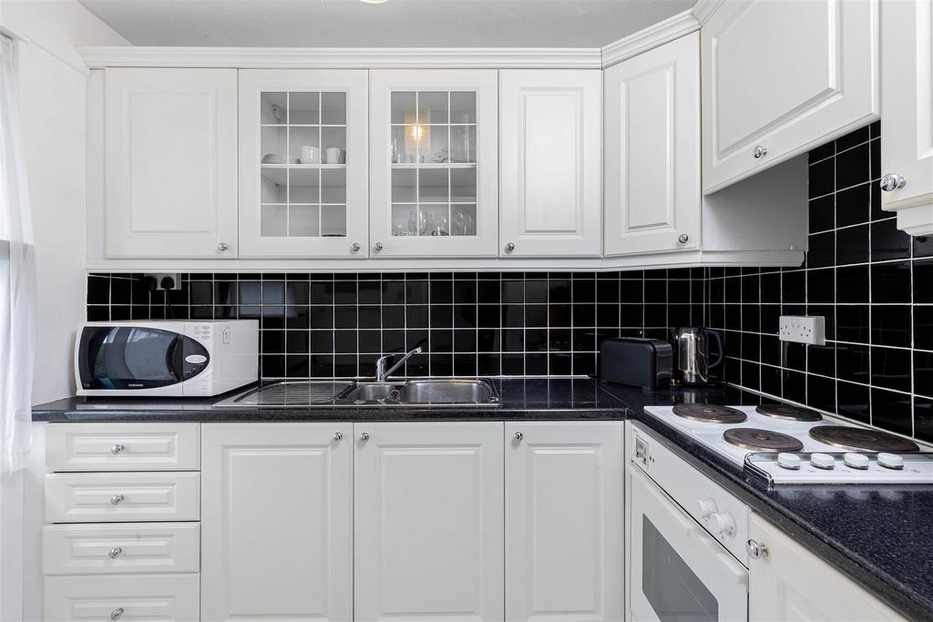Kitchen (2).jpg