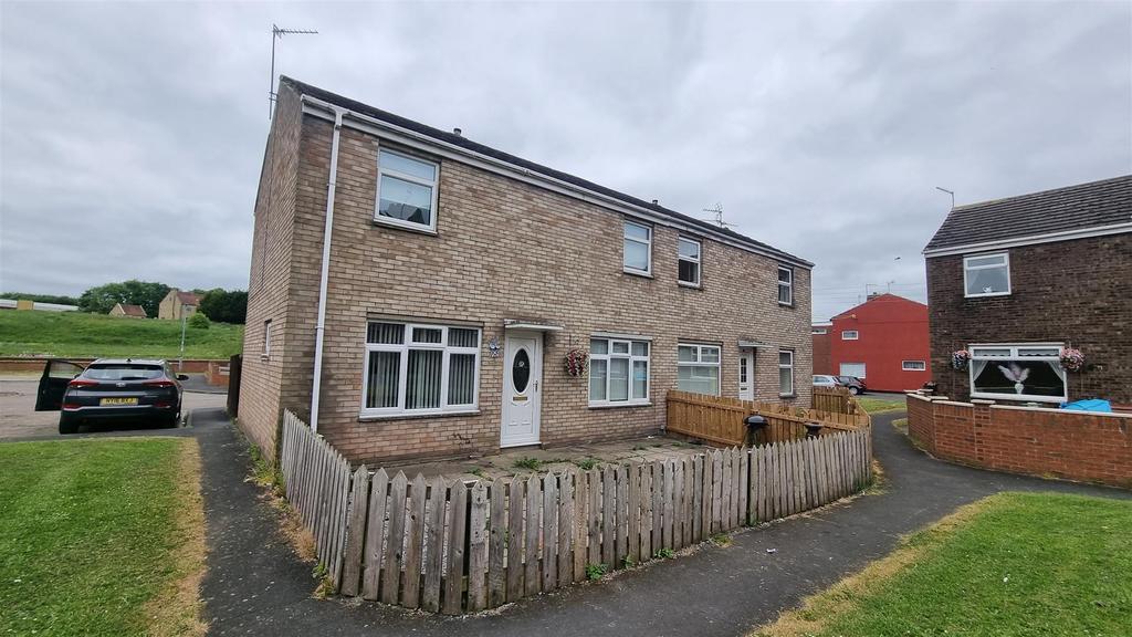 St. Chads Close, Auckland 3 bed semidetached house for sale £