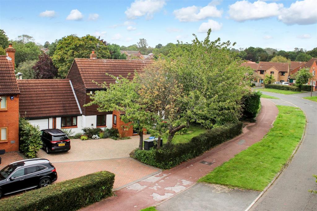 Hadrians Drive, Bancroft, Milton Keynes 4 bed detached house for sale