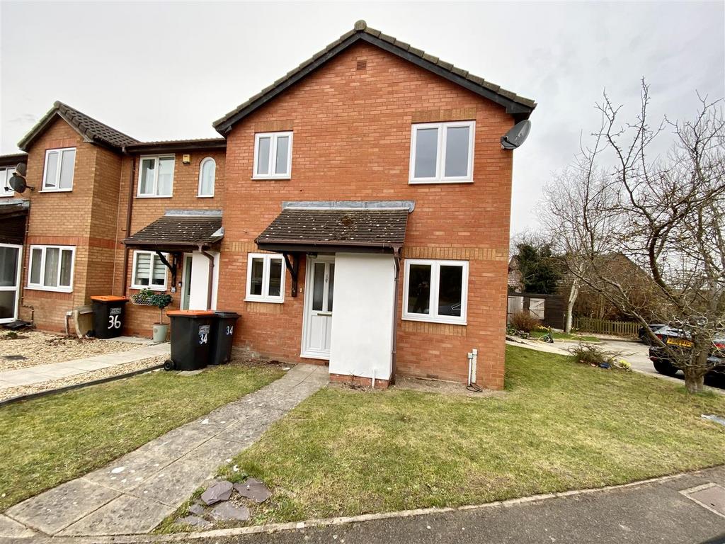 Cromer Way, Bushmead 1 bed end of terrace house £950 pcm (£219 pw)