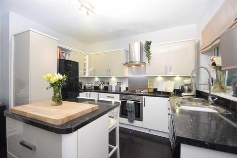 3 bedroom terraced house for sale, Beacalls Lane, Castlefields, Shrewsbury