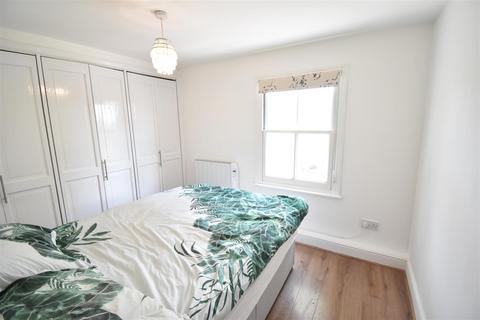 1 bedroom apartment to rent - Ewell Road, Surbiton