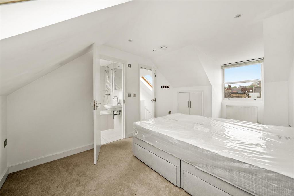 Flat 1-2, 88 Elm Park - oz9l KAJ5 U20 ZIa7 RRMHO - Cop