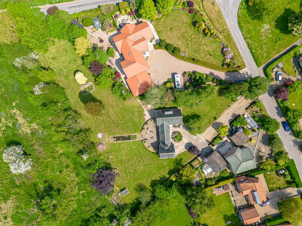 Whinny Lane, Claxton, York, YO60 7RZ 2 bed detached house £395,000