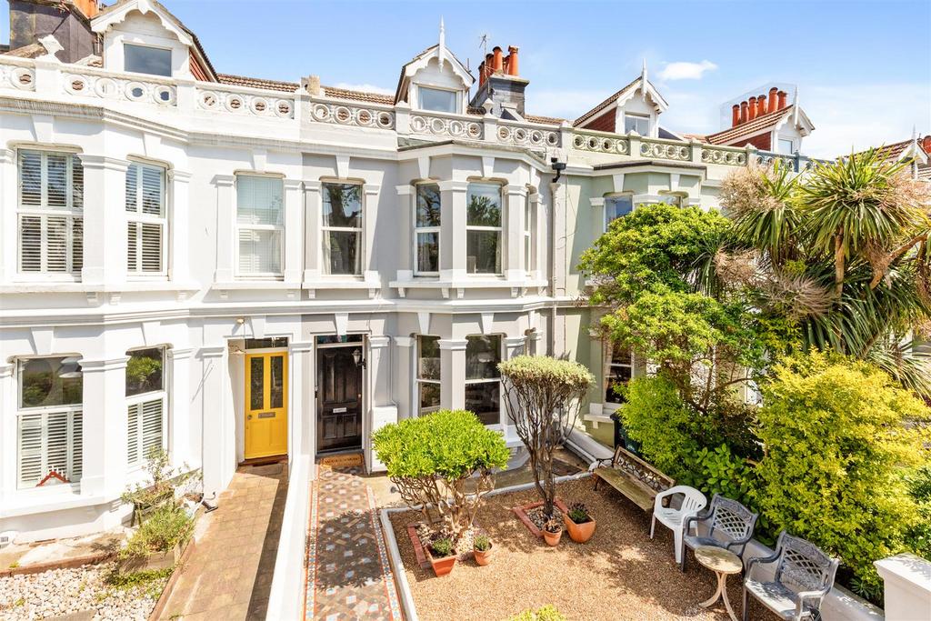 Westbourne Gardens Hove 2 Bed Maisonette For Sale £425000