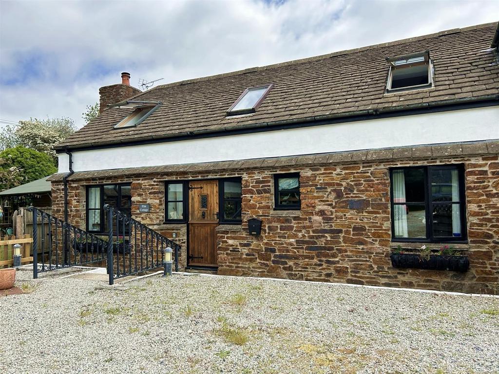 (Green Meadows Complex), Goonhavern, Truro 3 bed cottage for sale £