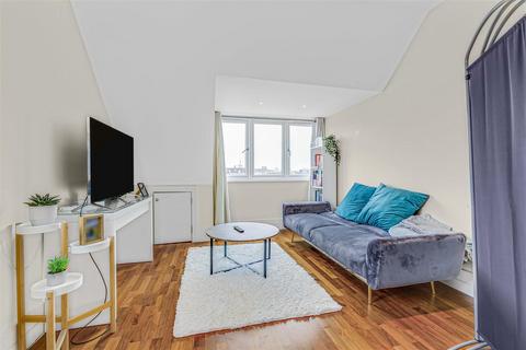 1 bedroom flat to rent, Sheen Gate Gardens, East Sheen, SW14