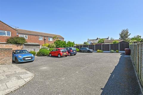 1 bedroom apartment for sale - Halleys Court, Leatherbottle Lane, Chichester