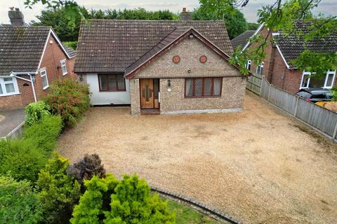 4 bedroom chalet for sale - Cotmer Road, Oulton Broad, Lowestoft