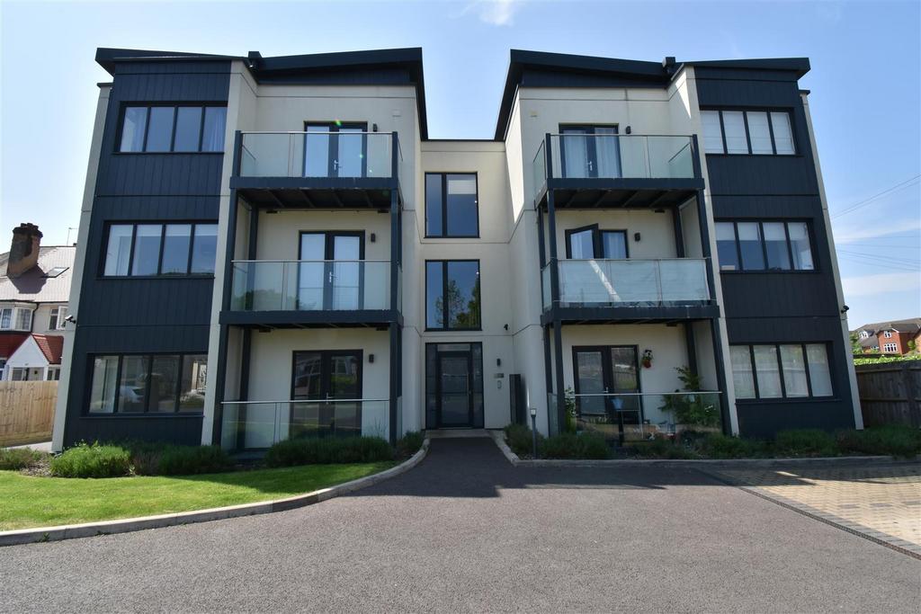 Baldwins Lane, Hall Green 2 bed apartment £221,000