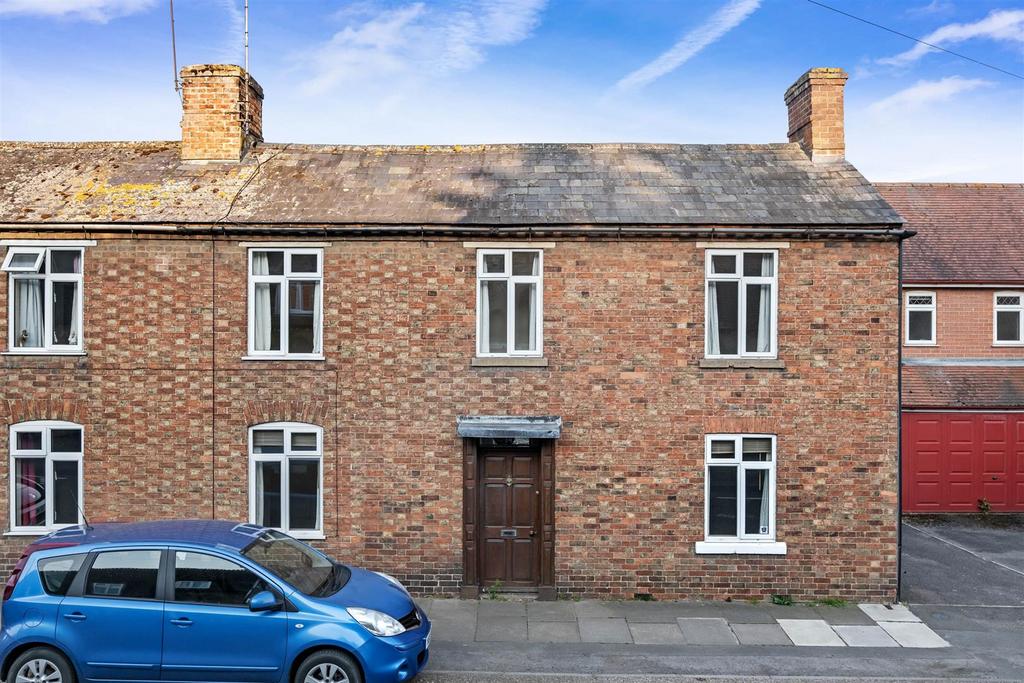 Stratford Road, ShipstonOnStour, Warwickshire 3 bed cottage for sale