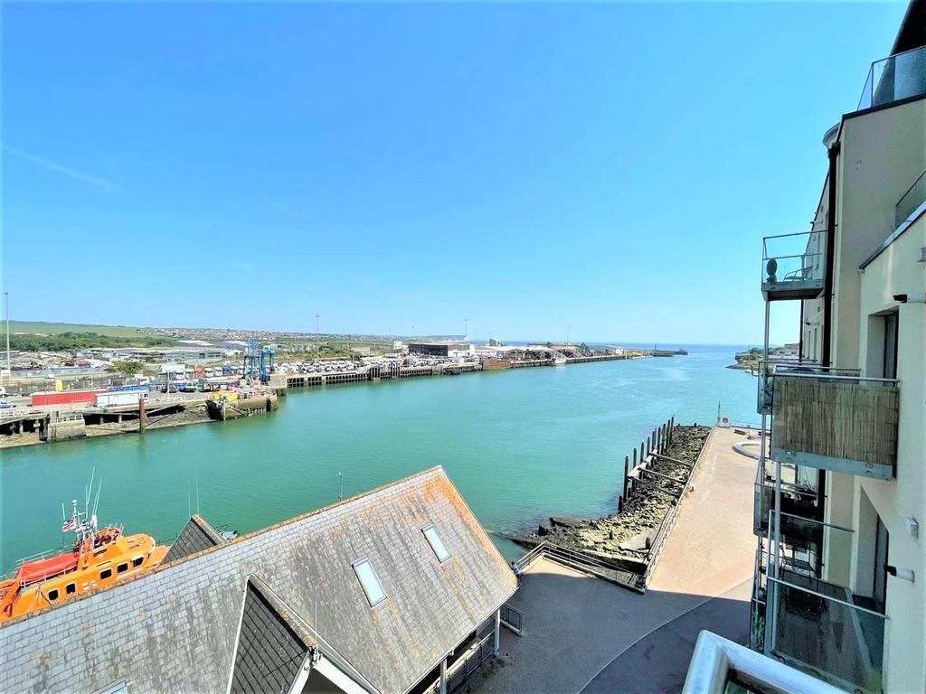 Falaise, West Quay, Newhaven 2 bed flat for sale £270,000