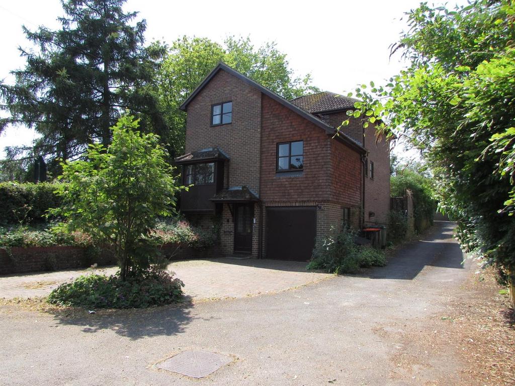 Park Road, Toddington 3 bed detached house £525,000