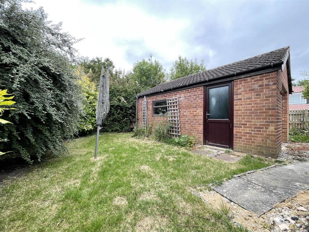 Charlecote Avenue, Tuffley, Gloucester 3 bed detached bungalow for sale