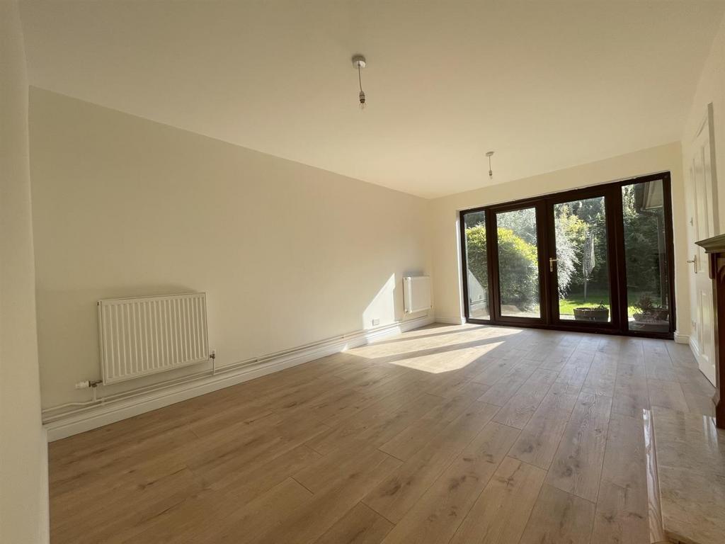 Charlecote Avenue, Tuffley, Gloucester 3 bed detached bungalow for sale