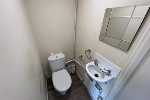 20 Dingle View, Dudley, DY3 3LF