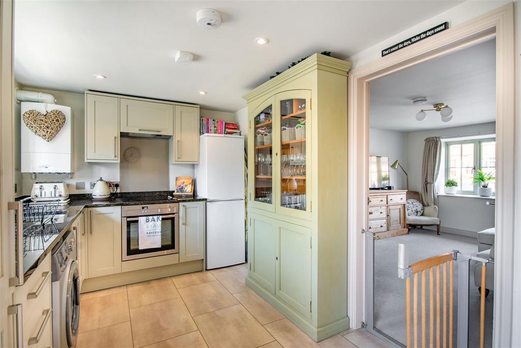 Lincoln Road, Branston, Lincoln 2 bed semidetached house for sale £