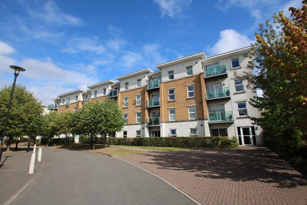 HIGHBURY DRIVE, LEATHERHEAD, KT22 2 bed apartment £325,000