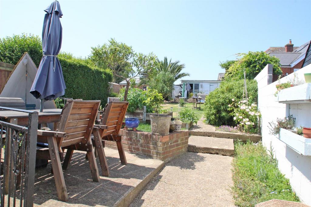Upton Road, Ryde 4 bed semidetached house £315,000