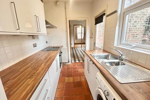 2 bedroom terraced house to rent - Cleveland Street, York