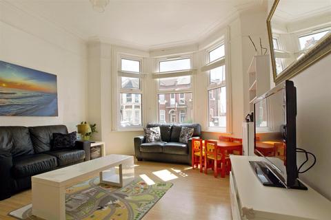 2 bedroom flat for sale - Bathurst Gardens, Kensal Rise, London