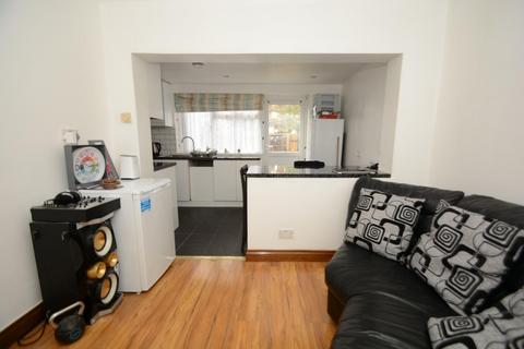 20 Holyrood Avenue, Harrow, HA2 8TP