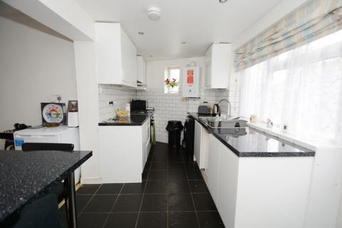 20 Holyrood Avenue, Harrow, HA2 8TP