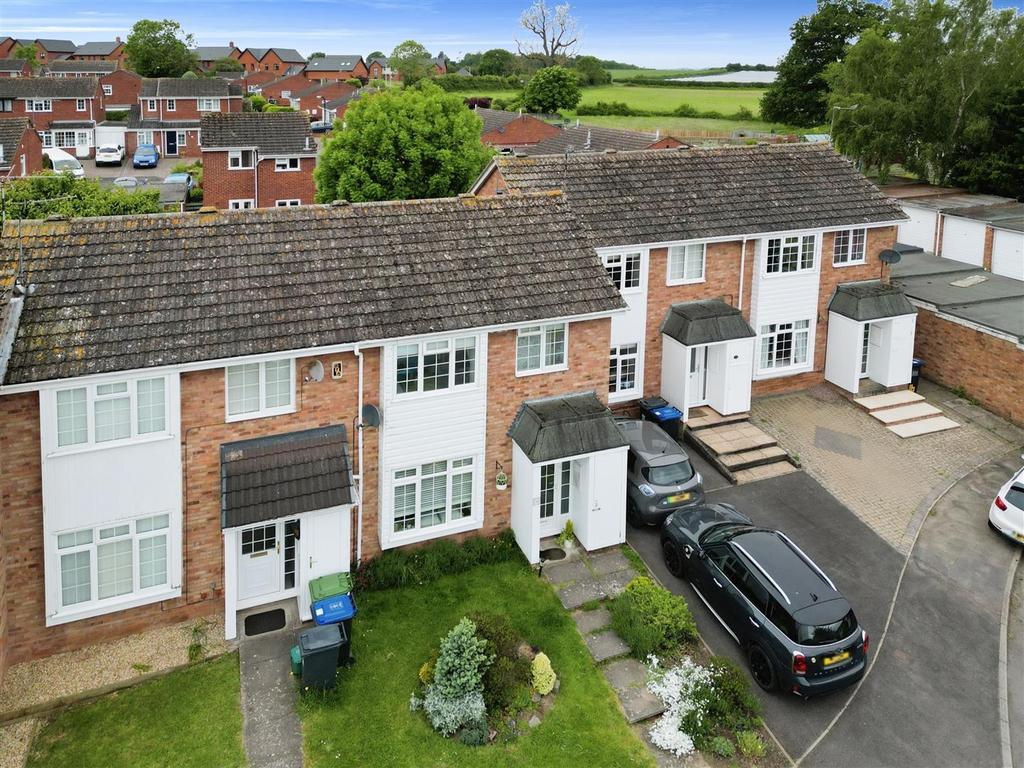 Penfold Close, Tachbrook, Leamington Spa 2 bed terraced house for sale £240,000