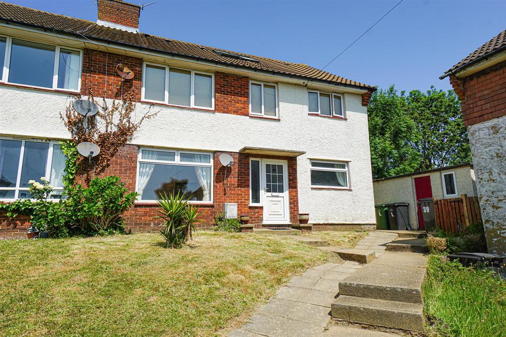 Chambers Road, St Leonardsonsea 2 bed flat for sale £200,000