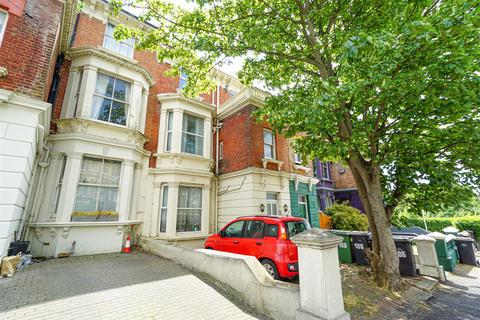 2 bedroom flat for sale, Braybrooke Road, Hastings