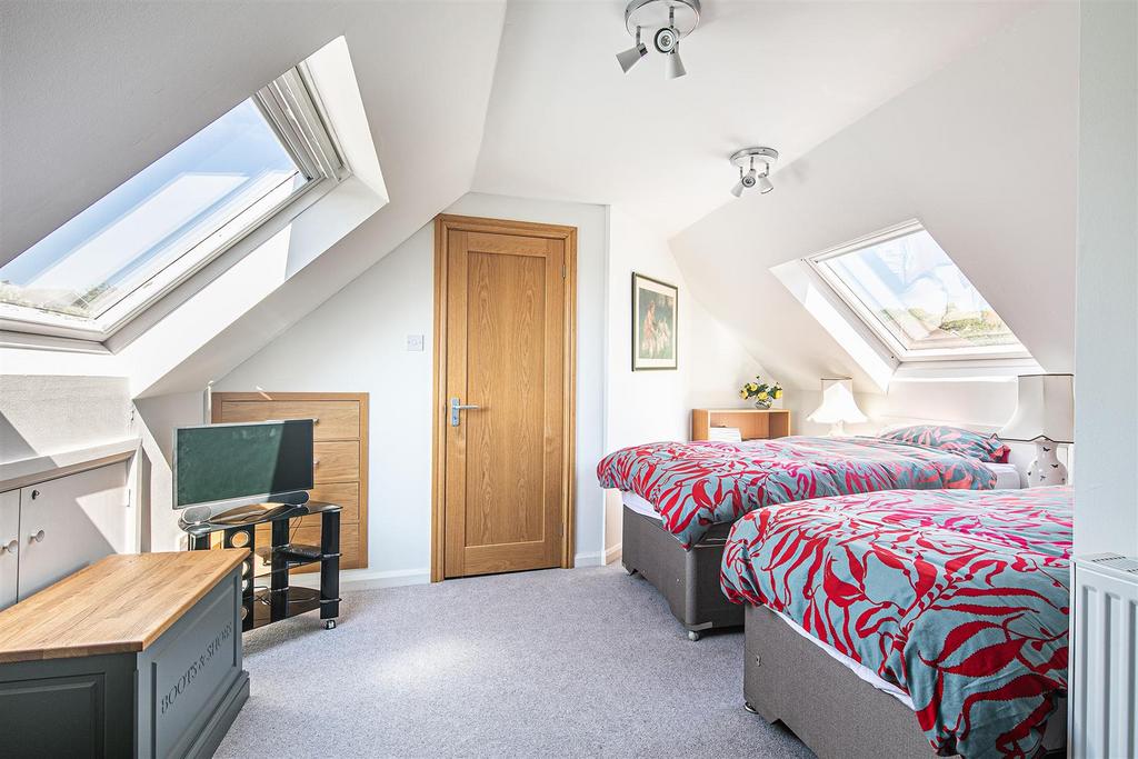 Attic bedroom 5