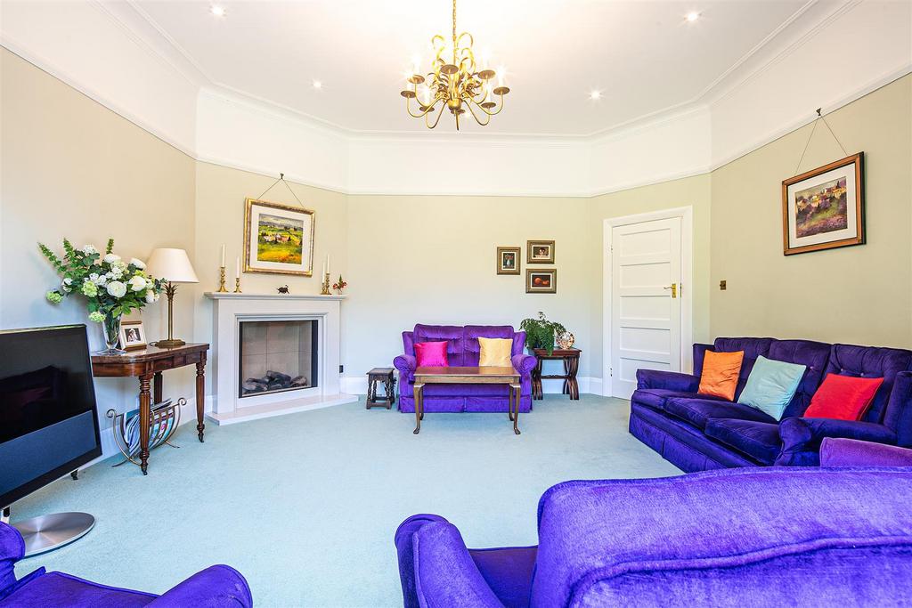 Alternate sitting room