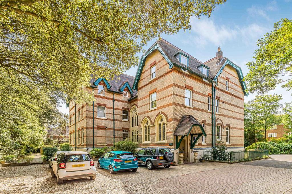 Gervis Road, Bournemouth 2 bed flat for sale £425,000