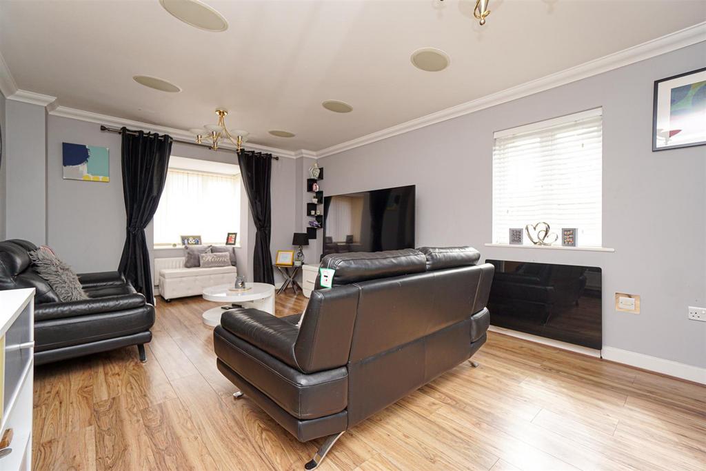 Welton Rise, St. LeonardsOnSea 3 bed semidetached house £325,000