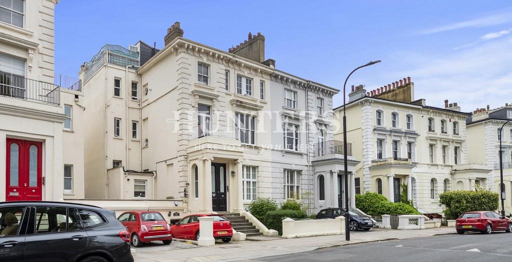 Buckland Crescent, London, NW3 3 bed flat for sale £1,250,000