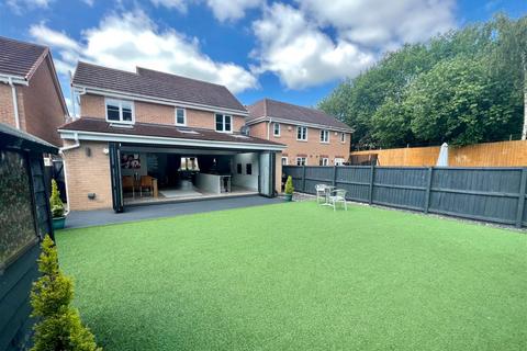 4 bedroom detached house for sale, Heathercliff Way, Penistone, Sheffield, S36 6FN