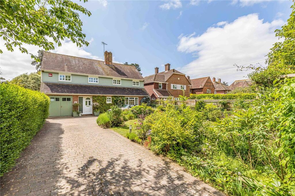 The Avenue, Summersdale, Chichester, West Sussex, PO19 5 bed detached