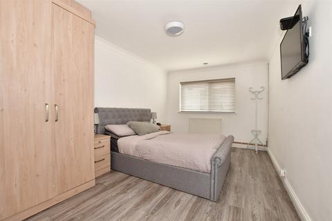 3 bedroom chalet for sale, Arundel Road, Cliffsend, Ramsgate, Kent