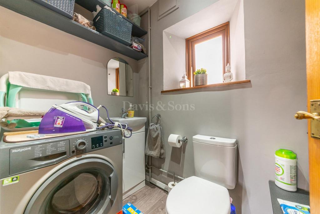 Utility Room / WC