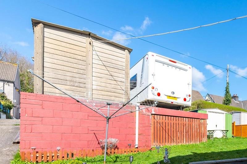 Detached Garage