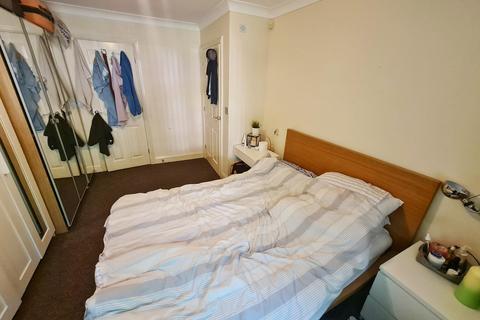 2 bedroom flat to rent, Denmark Street, Altrincham, WA14