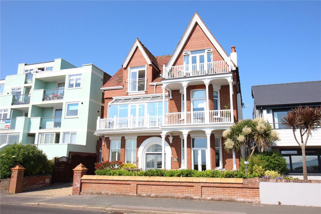 Marine Parade West, LeeOnTheSolent, Hampshire, PO13 2 bed penthouse