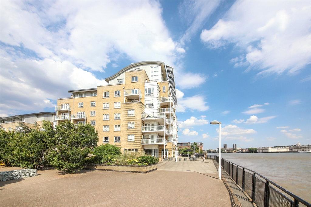 St. Davids Square, Isle of Dogs, London, E14 2 bed flat for sale £400,000